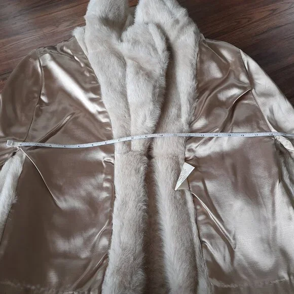 Vintage Plush Faux Fur Cape Thick Plush Warm Winter Glamourous Luxurious Formal - Picture 15 of 16